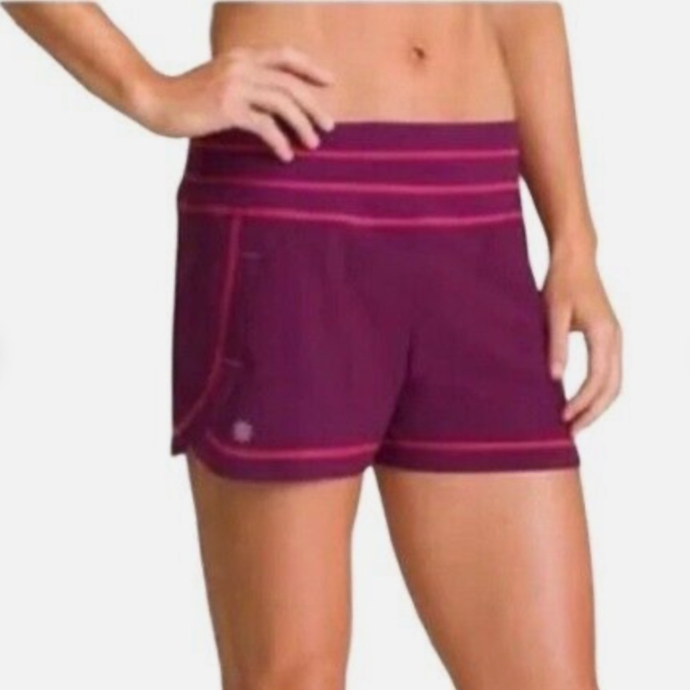 Athleta Stability Running Gym Shorts in Burgundy Size S